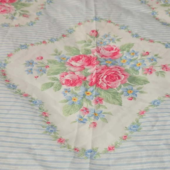 Vintage Floral Scarf - Picture 3 of 4